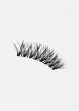 Load image into Gallery viewer, AOA Studio Eyelashes - Alexis