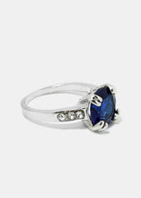 Load image into Gallery viewer, xx Circled Rhinestone Ring with Case