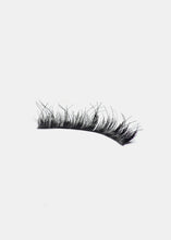Load image into Gallery viewer, AOA Studio Eyelashes - Stella
