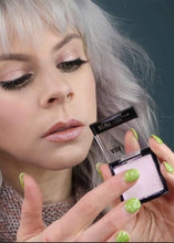 Load image into Gallery viewer, AOA Dewy Duo-Chrome Highlighter - Haze
