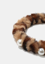 Load image into Gallery viewer, Large Pearl Faux Fur Headband
