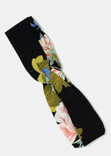 Load image into Gallery viewer, Flower Print Twisted Headband
