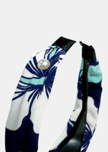 Load image into Gallery viewer, Leaf Print &amp; Pearl Knot Headband
