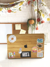 Load image into Gallery viewer, Oki Sticker- Finger Heart
