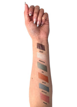 Load image into Gallery viewer, a2o Glow Liquid Eyeshadow - Kilo

